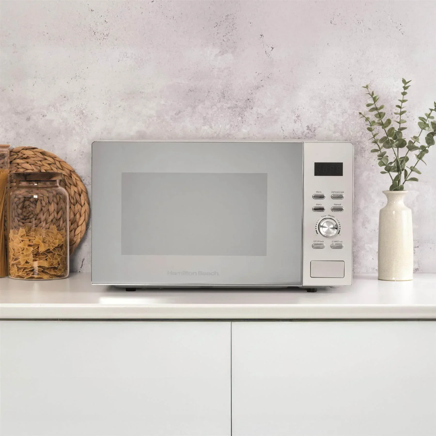 Hamilton Beach 30L Silver Family Microwave - Image 4