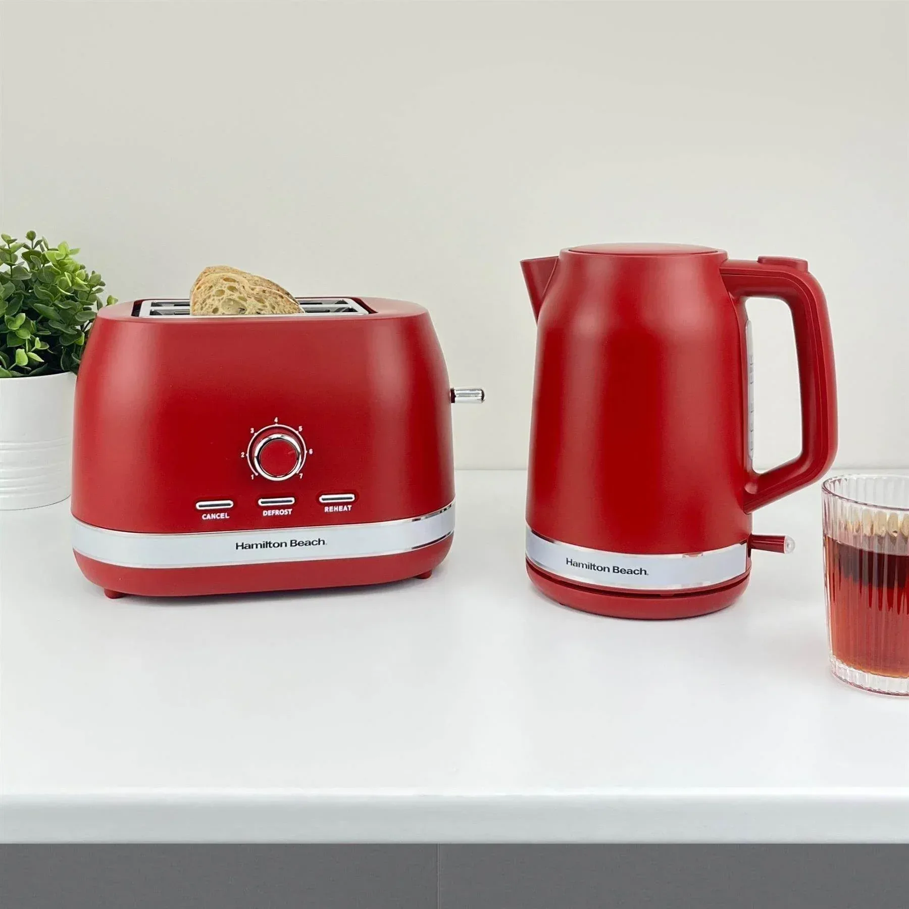 Hamilton Beach Ella 1.7L Kettle - Matte Red - Image 3
