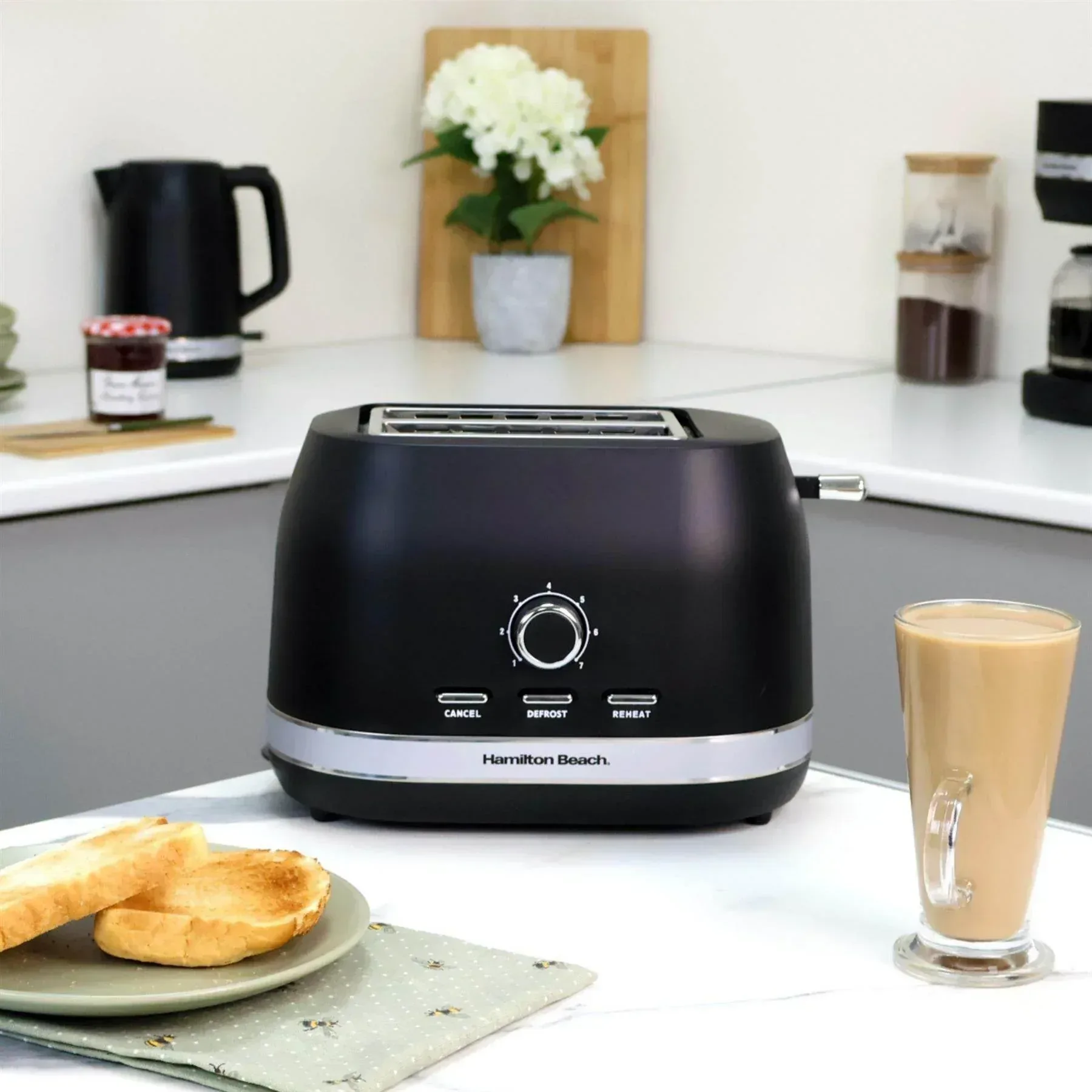 Hamilton Beach Ella 2 Slice Toaster - Matte Black - Image 3