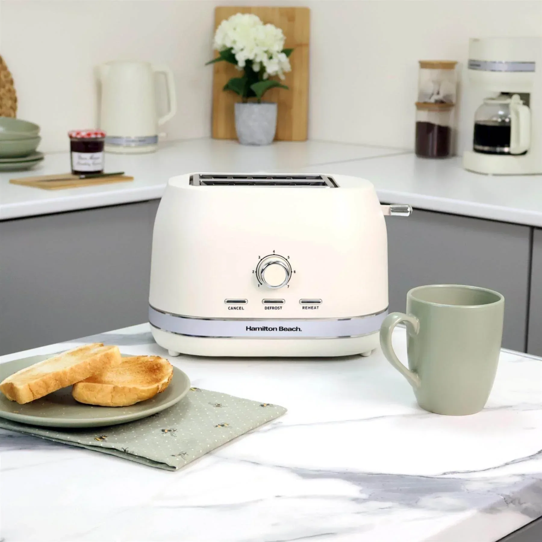 Hamilton Beach Ella 2 Slice Toaster - Matte Latte - Image 3