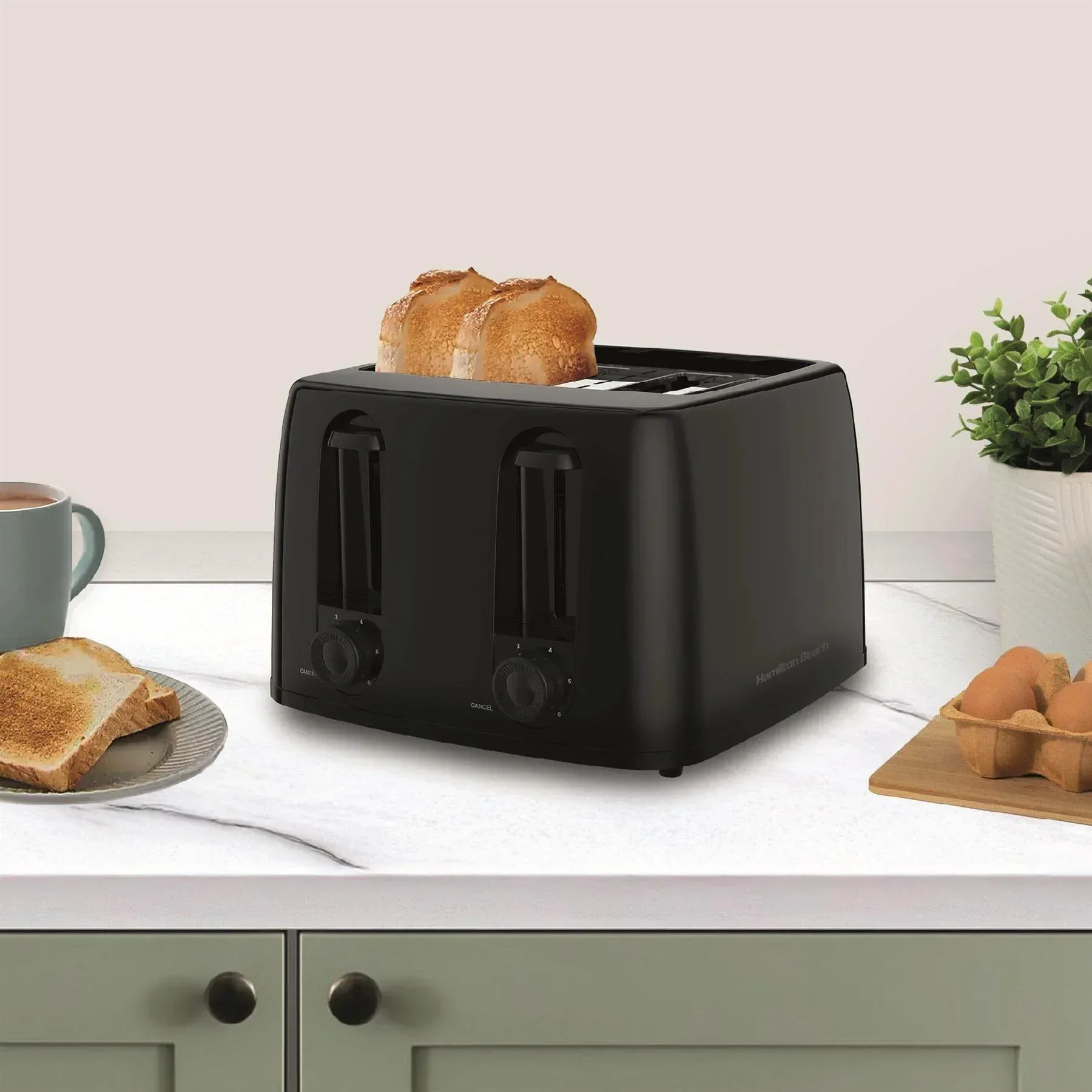 Hamilton Beach Essentials Rapid Boil Kettle & 4 Slice Toaster Set - Black - Image 4