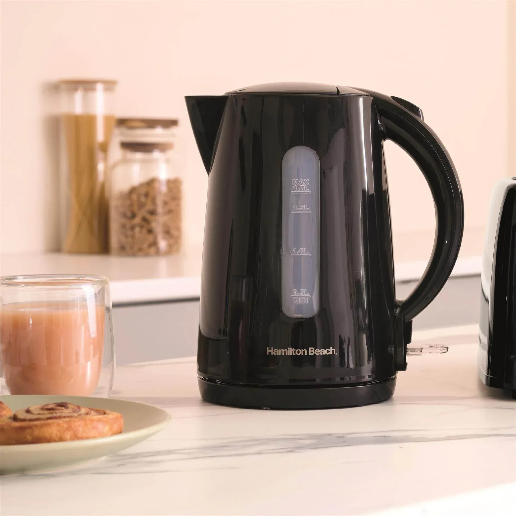Hamilton Beach Essentials 1.7L Rapid Boil Kettle - Black - Image 2