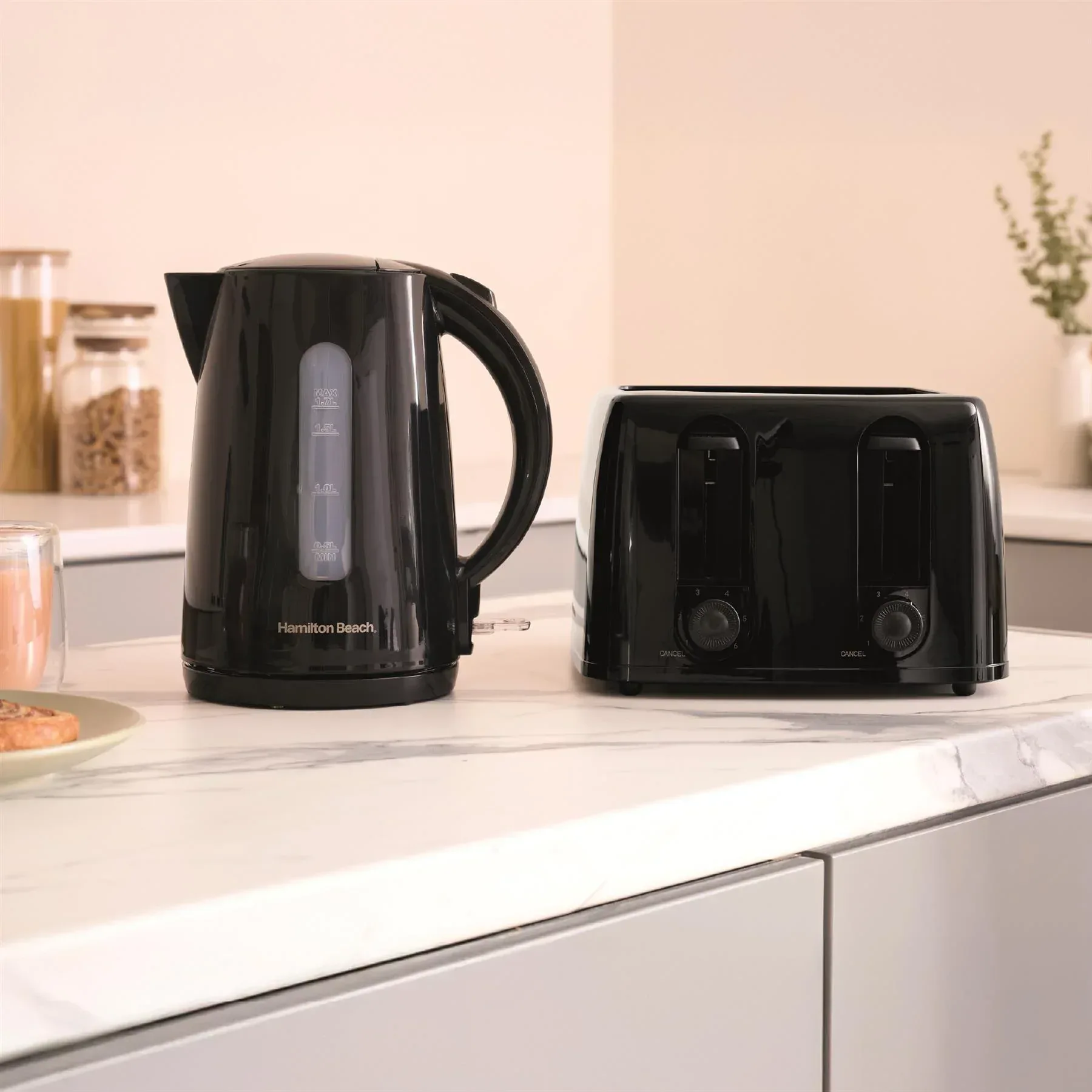 Hamilton Beach Essentials Kettle, 4 Slice Toaster & 20L Retro Microwave Set - Black - Image 2