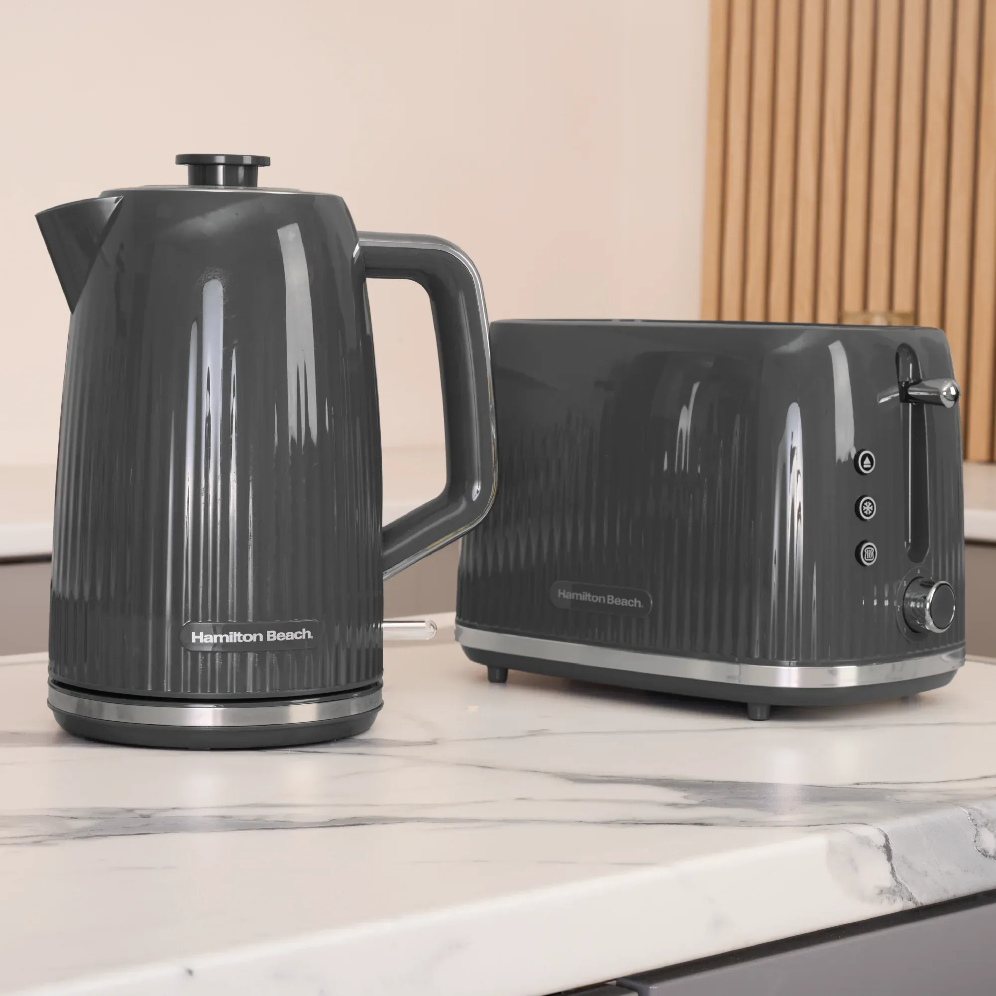 Hamilton Beach Miami 1.7L Kettle Charcoal Grey - Image 3