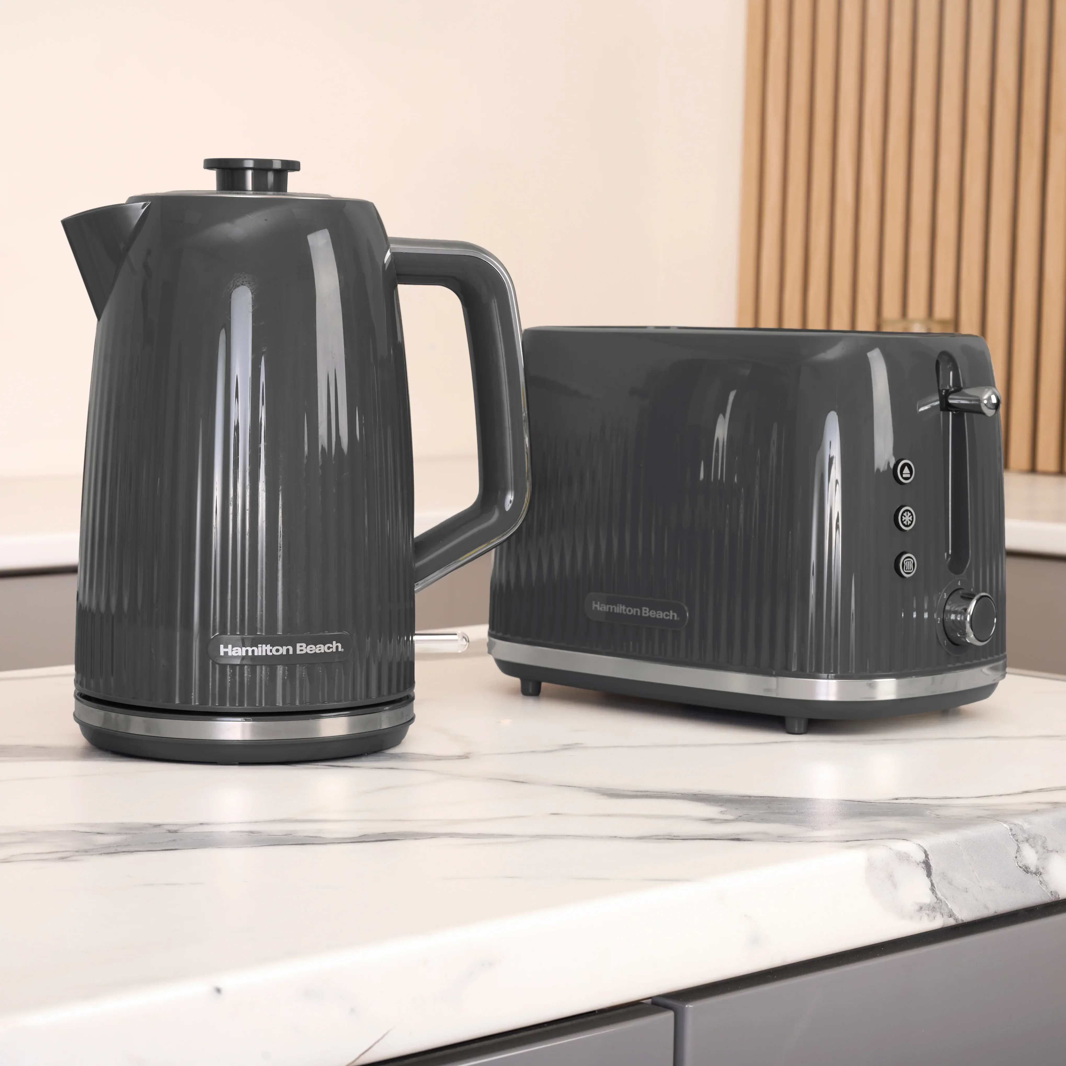 Hamilton Beach Miami Kettle & Toaster Set Charcoal Grey - Image 2