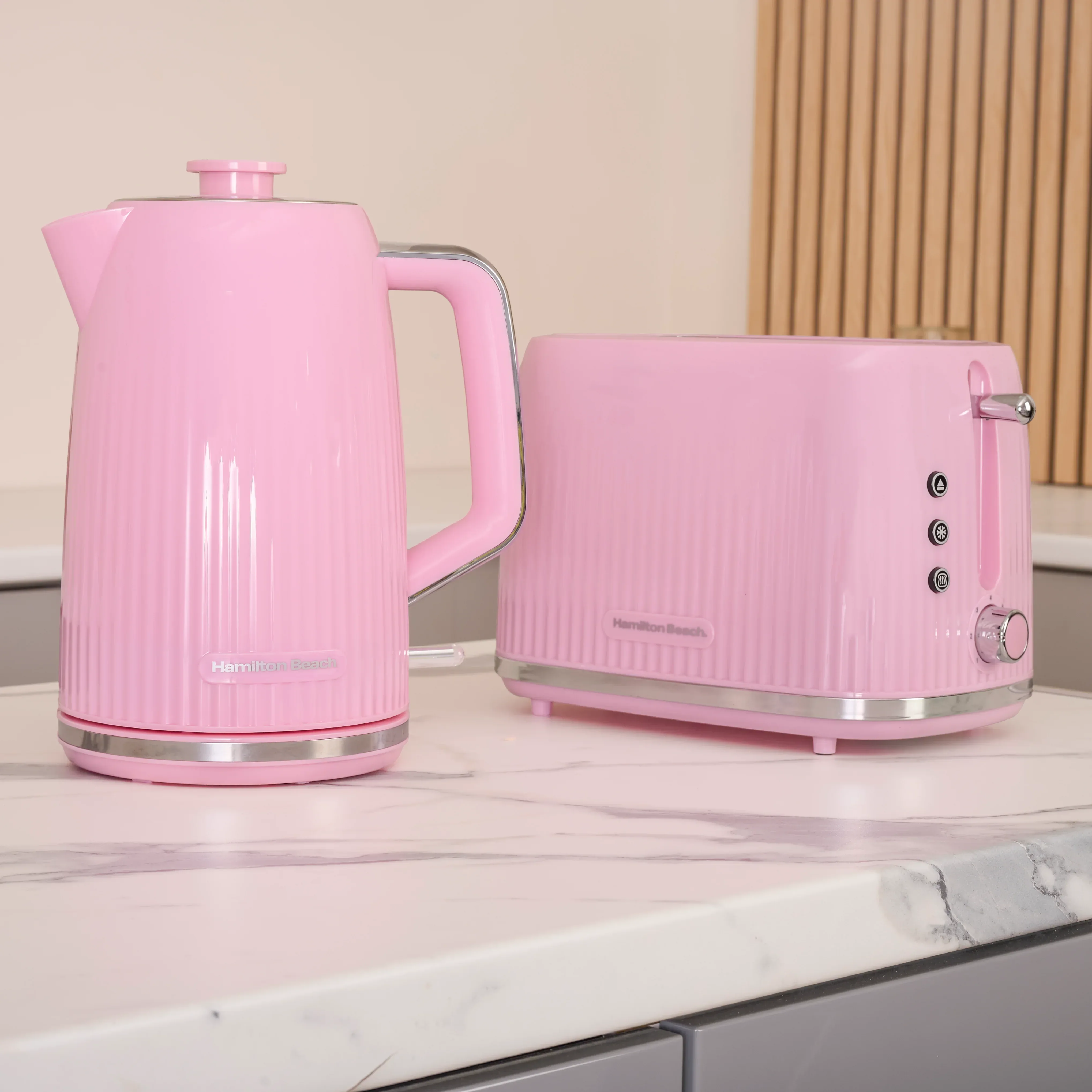 Hamilton Beach Miami Kettle & Toaster Set Flamingo Pink - Image 4