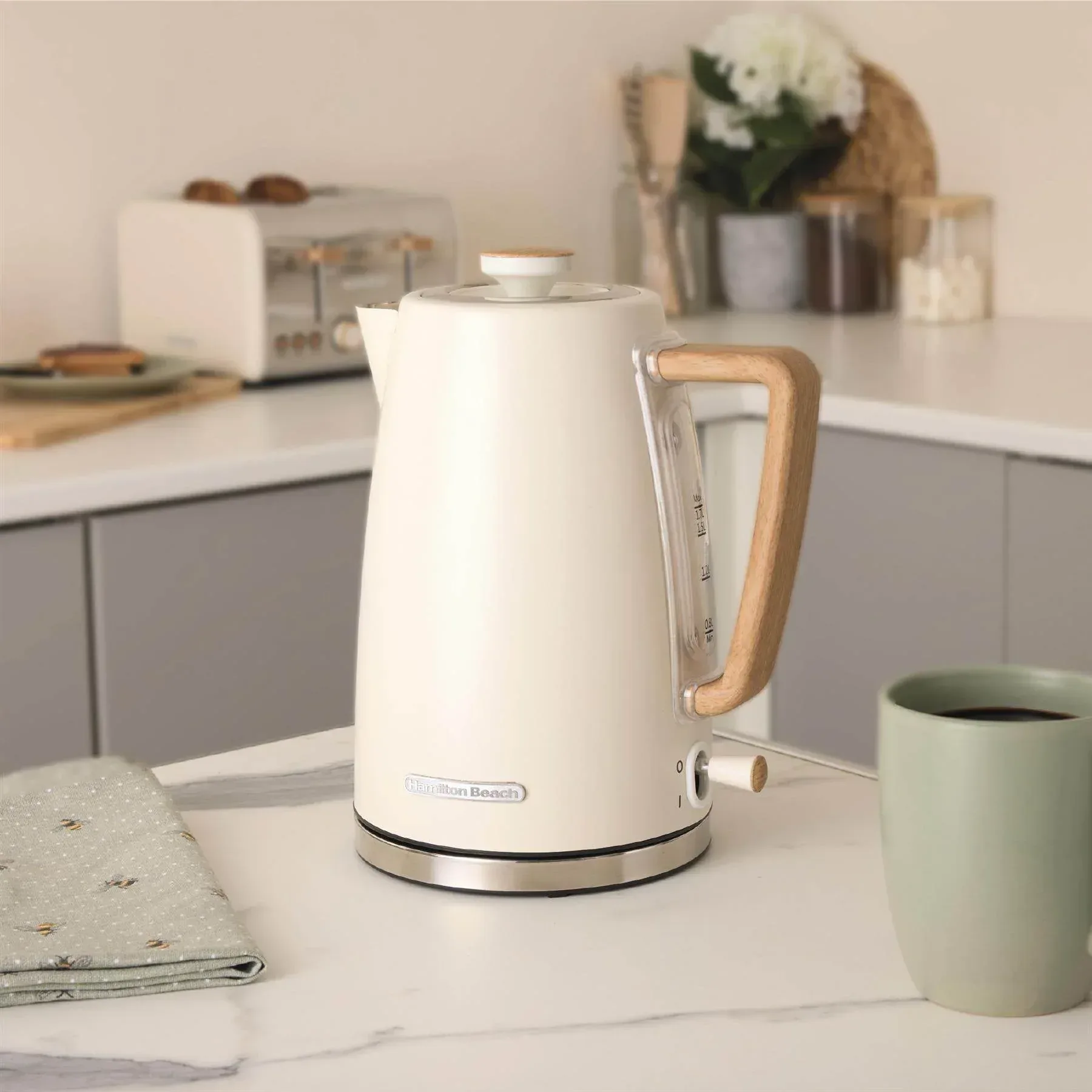Hamilton Beach Scandi 1.7L Kettle - Matte Cream with Wood Effect - Image 3