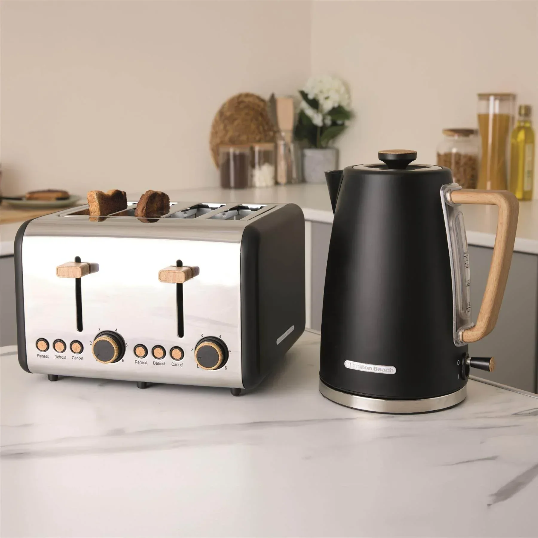 Hamilton Beach Scandi Classic Kettle & Toaster Set - Black - Image 6