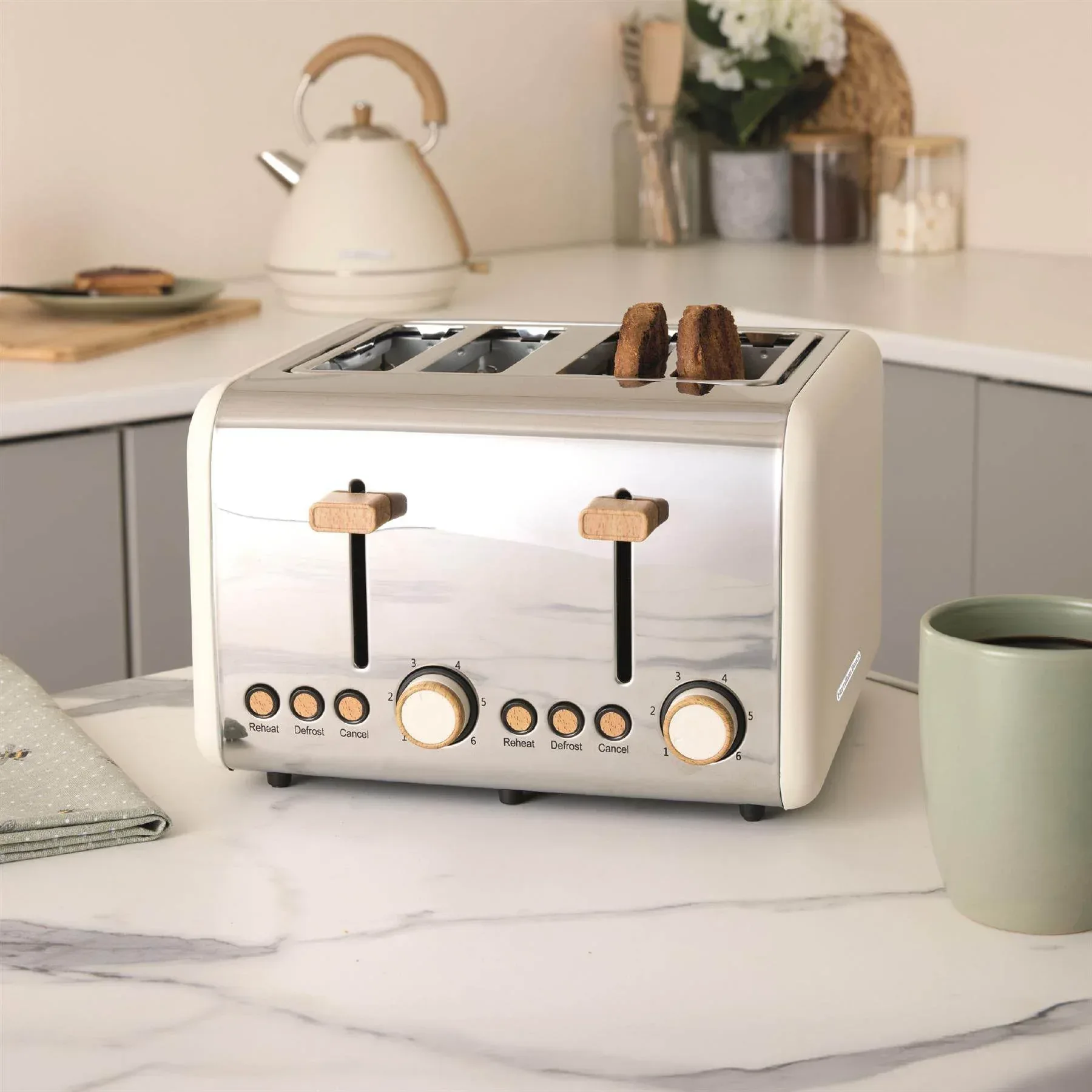 Hamilton Beach Scandi Classic Kettle & Toaster Set - Cream - Image 4